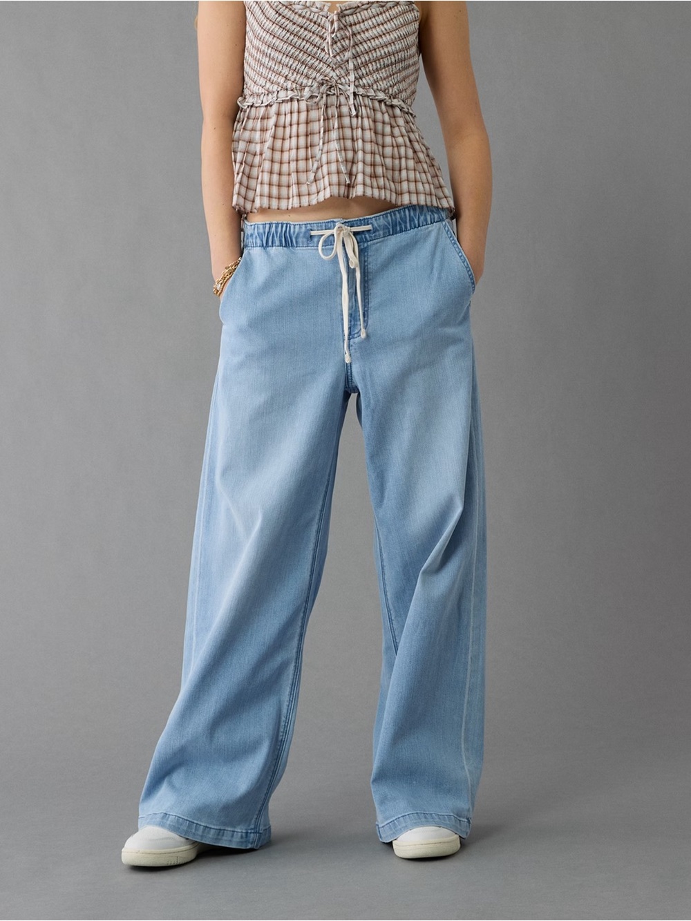 American Eagle Dreamy Drape Low-Rise Ultra Wide-Leg Pull-On Jeans Pants